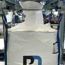 La máquina ensacadora de big bag suele estar rodeada de diversos equipos de seguridad, como barreras protectoras y sensores de presencia, para garantizar la seguridad de los operadores.